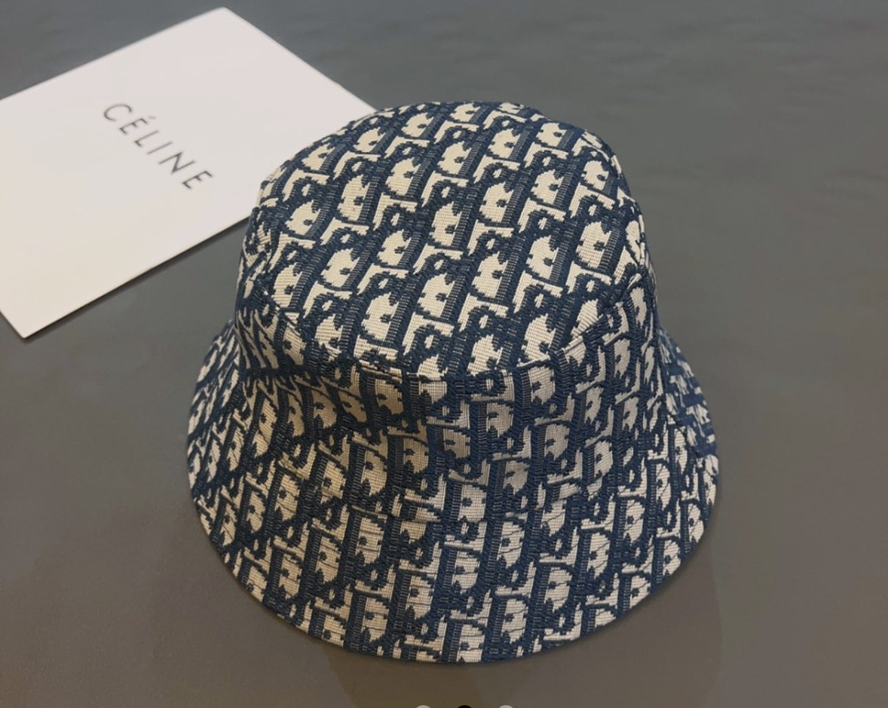 DD bucket hat