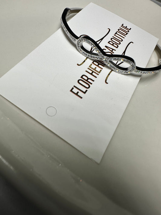 Silver bow bracelet