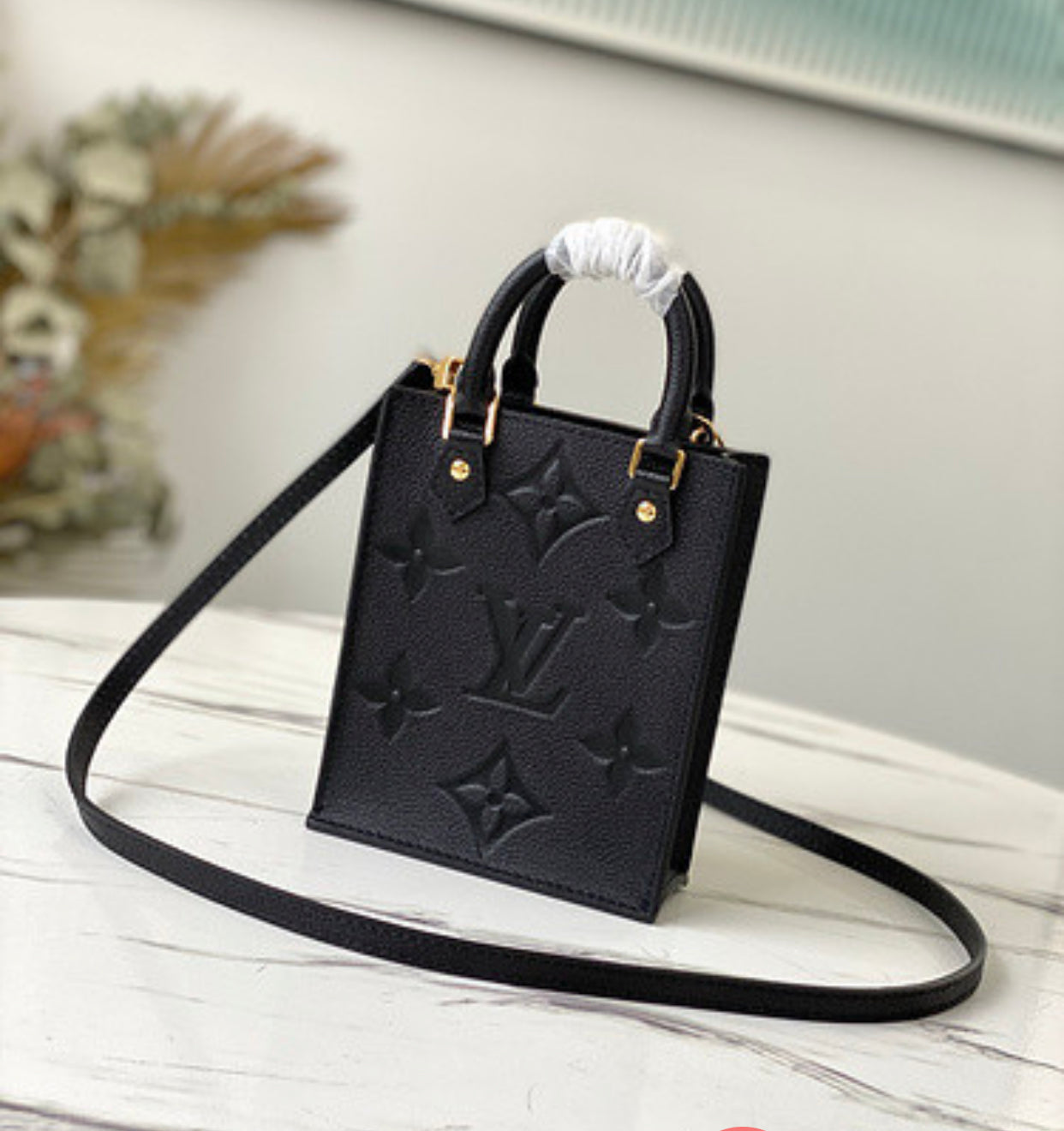 LV BLACK