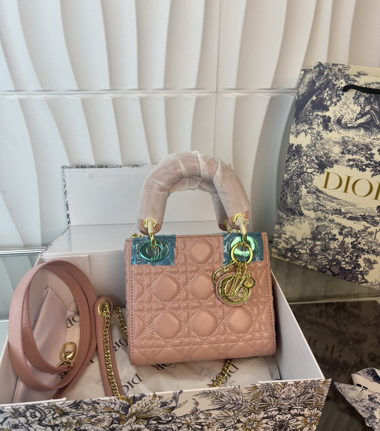 D small bag