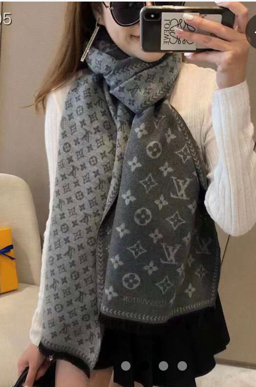 LV INPIRED GRAY SCARF